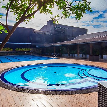 The Full Moon Hotel Katunayaka Bagian luar foto