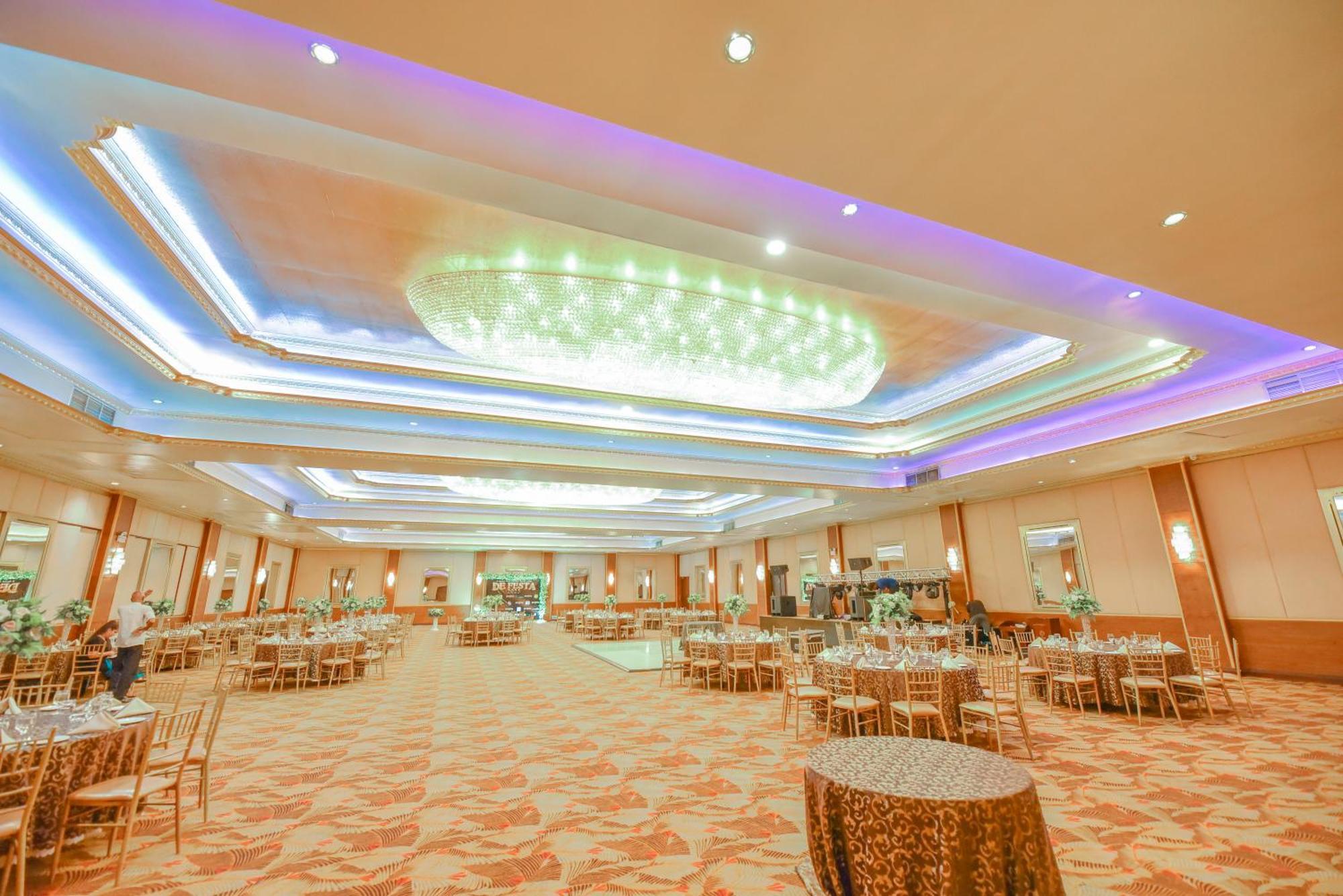 The Full Moon Hotel Katunayaka Bagian luar foto
